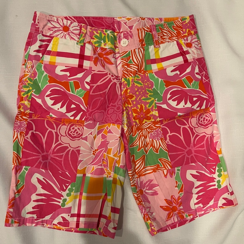 Lilly Pulitzer Floral Pink Women's Shorts - Picture 2 of 4